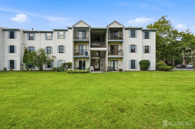 334 Lancaster Court, Piscataway, NJ 08854