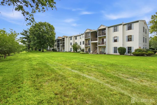 334 Lancaster Court, Piscataway, NJ 08854