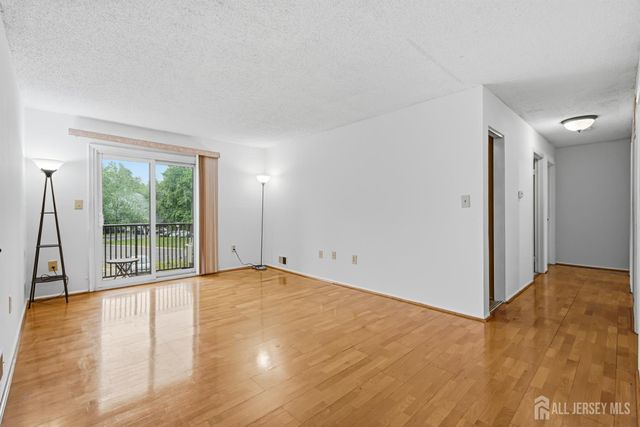 334 Lancaster Court, Piscataway, NJ 08854