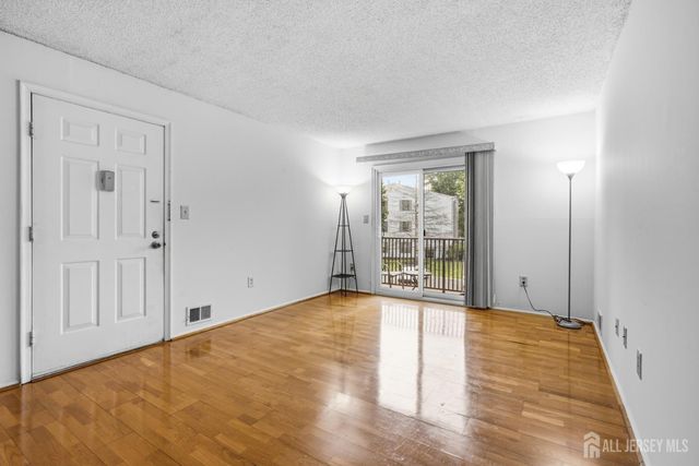 334 Lancaster Court, Piscataway, NJ 08854