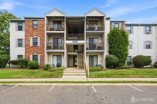 334 Lancaster Court, Piscataway, NJ 08854