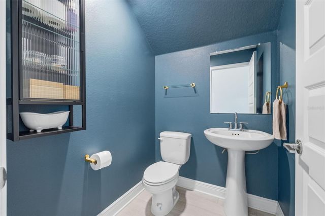 2422 W CARMEN STREET, Tampa, FL 33609