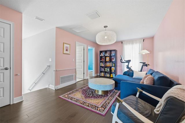 2422 W CARMEN STREET, Tampa, FL 33609