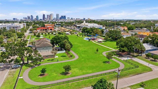 2422 W CARMEN STREET, Tampa, FL 33609
