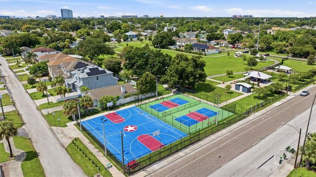 2422 W CARMEN STREET, Tampa, FL 33609