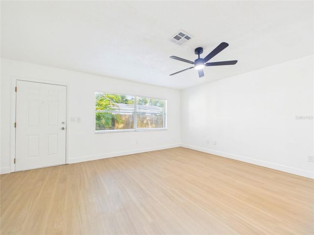 404 6TH AVENUE NW, Largo, FL 33770