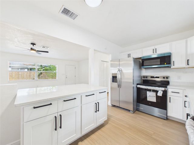 404 6TH AVENUE NW, Largo, FL 33770