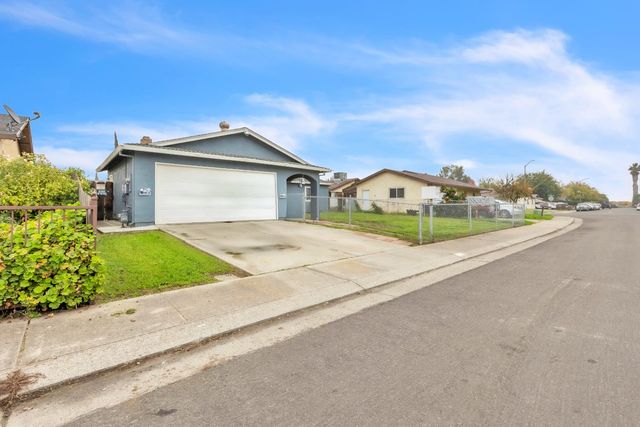 546 Dixie Dr, Stockton, CA 95215