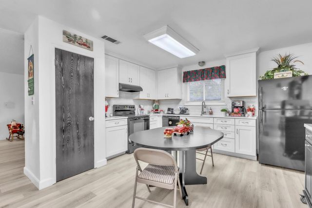 546 Dixie Dr, Stockton, CA 95215