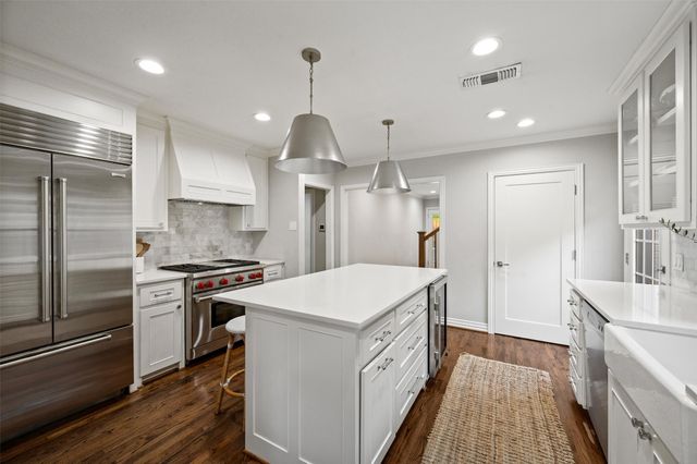6230 Revere Place, Dallas, TX 75214