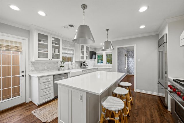 6230 Revere Place, Dallas, TX 75214