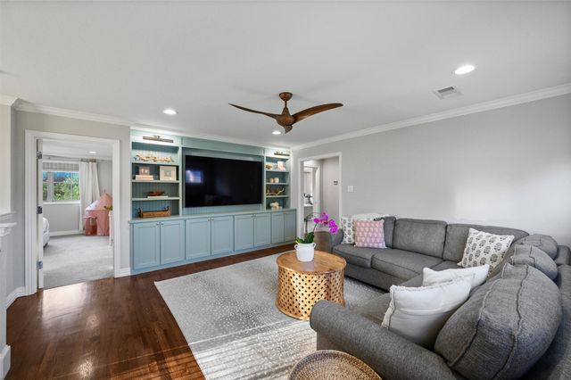 6230 Revere Place, Dallas, TX 75214