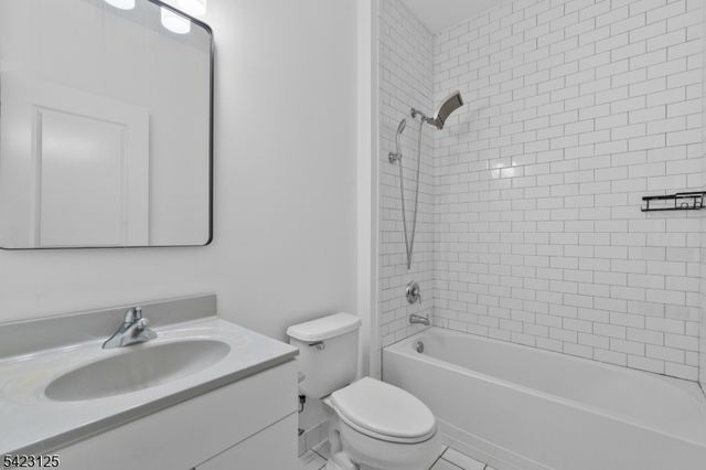 172 Culver Ave 206, Jersey City, NJ 07305
