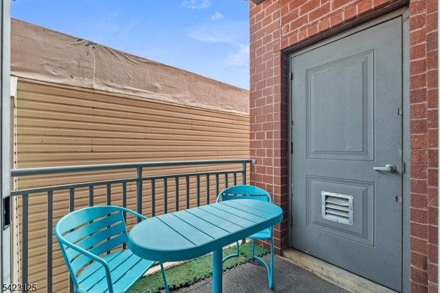 172 Culver Ave 206, Jersey City, NJ 07305