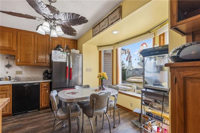 6513 SE Ryan Road, Blue Springs, MO 64014