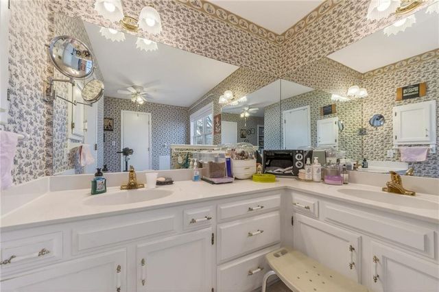 6513 SE Ryan Road, Blue Springs, MO 64014