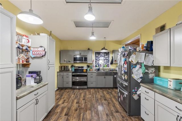 6513 SE Ryan Road, Blue Springs, MO 64014