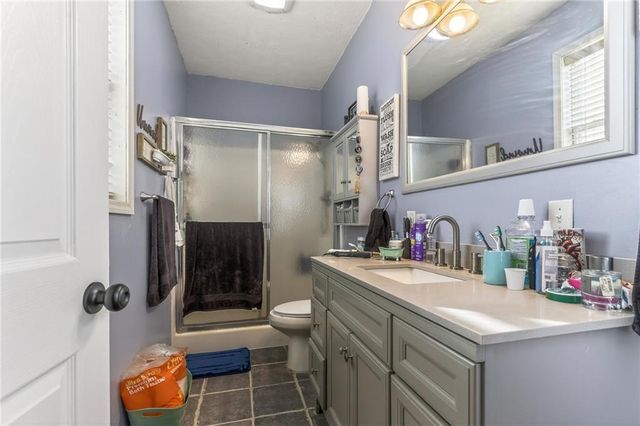 6513 SE Ryan Road, Blue Springs, MO 64014