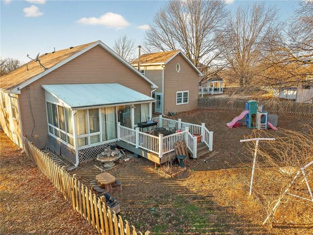 6513 SE Ryan Road, Blue Springs, MO 64014