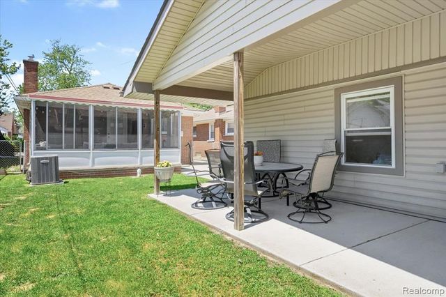 1809 12th Street, Wyandotte, MI 48192