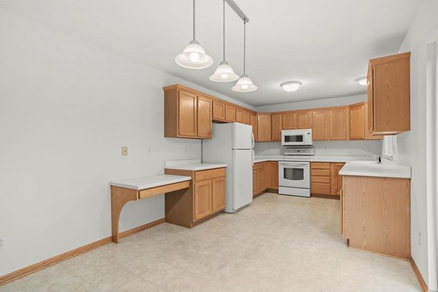 4340 Fox Hills Drive, Janesville, WI 53546