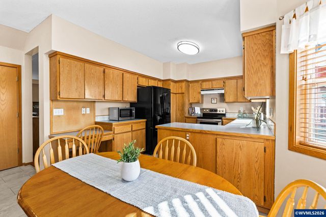 3246 NW Silktassel Dr, Corvallis, OR 97330