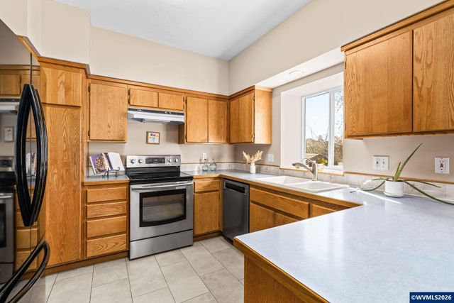 3246 NW Silktassel Dr, Corvallis, OR 97330