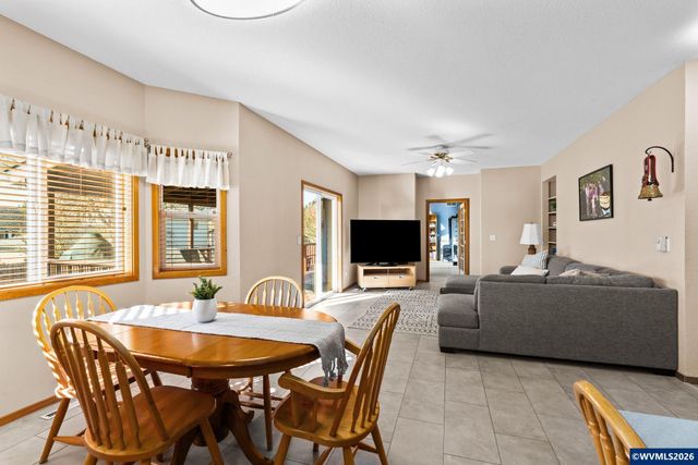 3246 NW Silktassel Dr, Corvallis, OR 97330