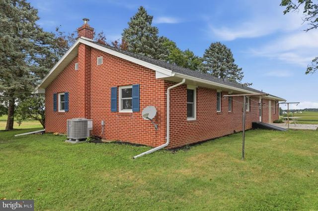 6906 WHITE CHURCH RD, Shippensburg, PA 17257