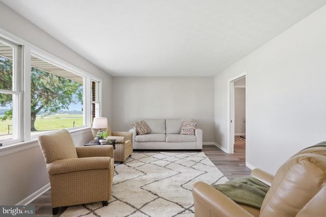 6906 WHITE CHURCH RD, Shippensburg, PA 17257