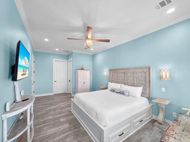 2627 Holiday Drive, Crystal Beach, TX 77650