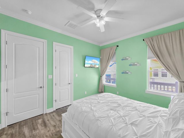 2627 Holiday Drive, Crystal Beach, TX 77650