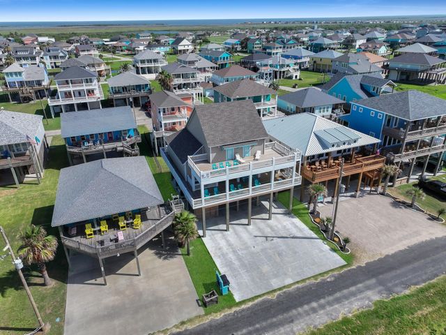 2627 Holiday Drive, Crystal Beach, TX 77650