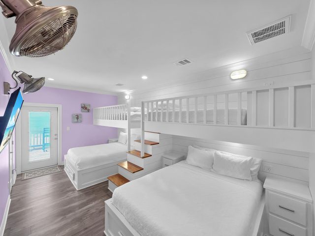 2627 Holiday Drive, Crystal Beach, TX 77650