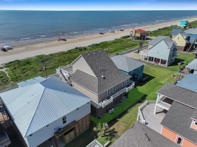 2627 Holiday Drive, Crystal Beach, TX 77650