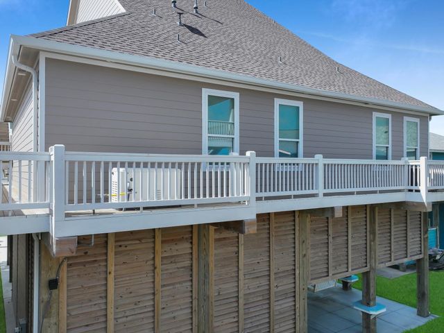 2627 Holiday Drive, Crystal Beach, TX 77650