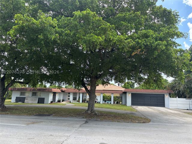 10 SW 46th Ave, Plantation, FL 33317