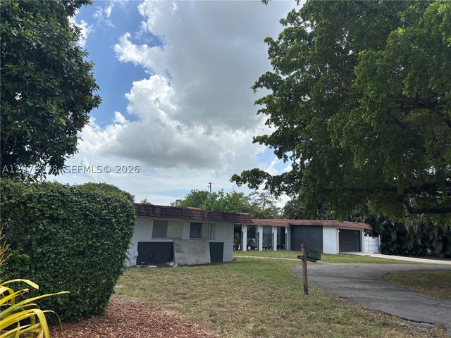 10 SW 46th Ave, Plantation, FL 33317