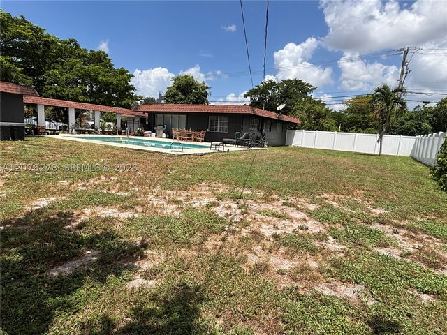 10 SW 46th Ave, Plantation, FL 33317