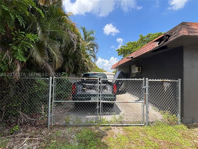 10 SW 46th Ave, Plantation, FL 33317