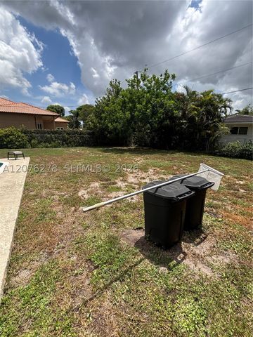 10 SW 46th Ave, Plantation, FL 33317