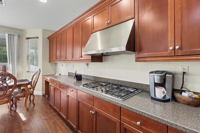 6829 Salvaterra Cir, Elk Grove, CA 95757