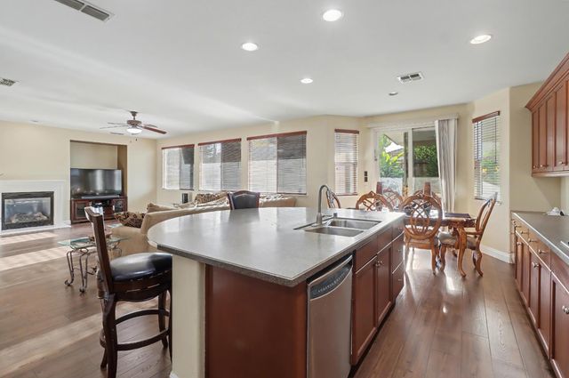 6829 Salvaterra Cir, Elk Grove, CA 95757