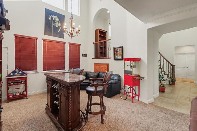 6829 Salvaterra Cir, Elk Grove, CA 95757