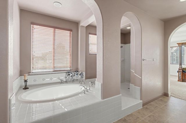 6829 Salvaterra Cir, Elk Grove, CA 95757