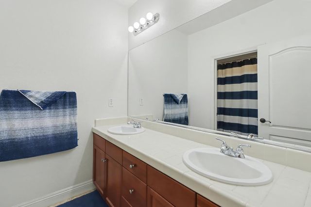 6829 Salvaterra Cir, Elk Grove, CA 95757