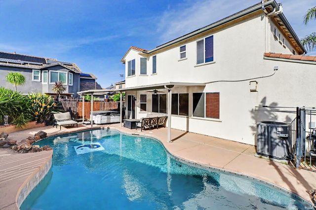 6829 Salvaterra Cir, Elk Grove, CA 95757