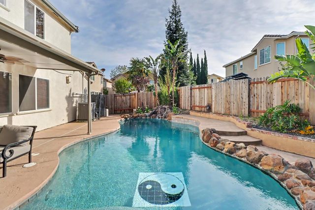 6829 Salvaterra Cir, Elk Grove, CA 95757
