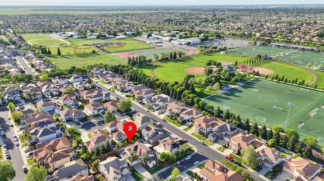 6829 Salvaterra Cir, Elk Grove, CA 95757