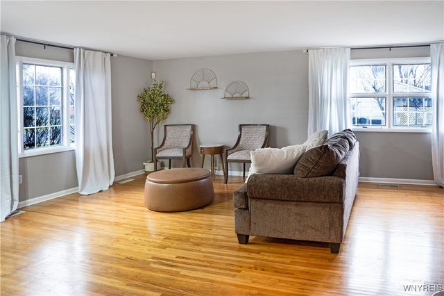 193 Thistle Lea, Amherst, NY 14221